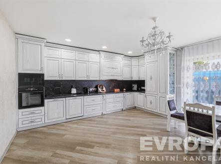 . | Prodej - dům/vila, 227 m²