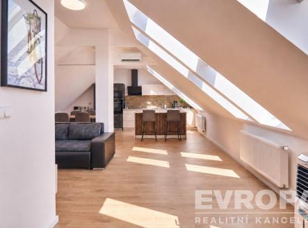 . | Prodej bytu, 3+kk, 95 m²