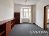 Pronájem - kanceláře, 67 m²