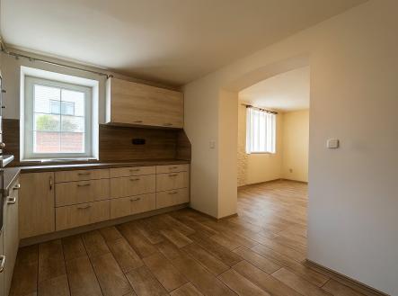 kuchyn | Prodej bytu, 2+1, 290 m²