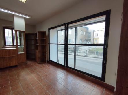 Obrázek WhatsApp, 2025-02-03 v 22.43.20_d2bbcc66 | Pronájem - obchodní prostor, 66 m²