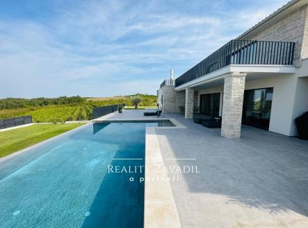 House | Prodej - dům/vila, 430 m²