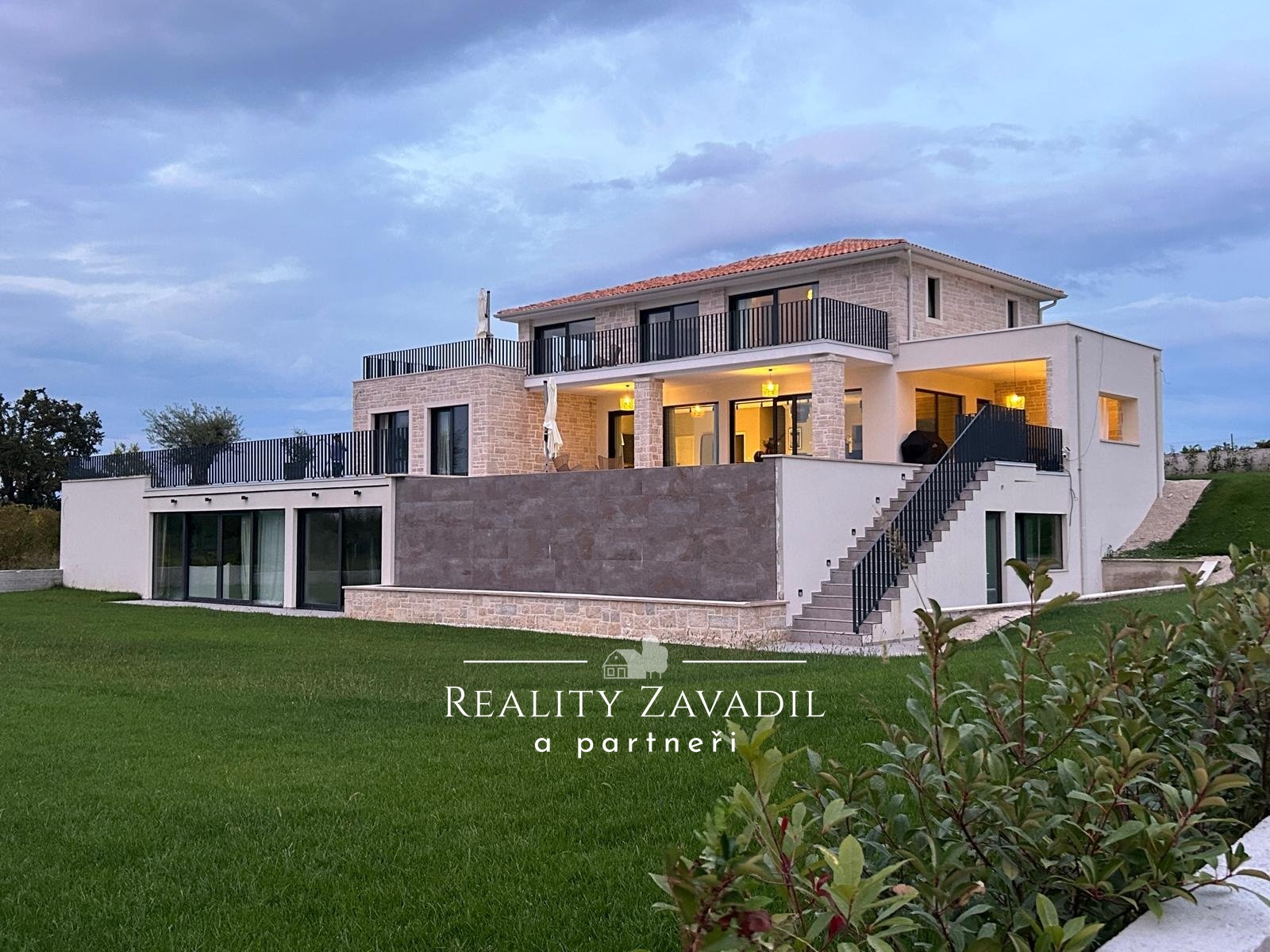 Villa2025_Cover