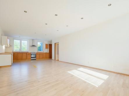 ChatGPT Image 28. 9. 2025 12_17_31 | Prodej - dům/vila, 180 m²