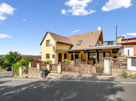 Pohled na dům | Prodej - dům/vila, 265 m²