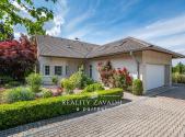 Pronájem - dům/vila, 271 m²