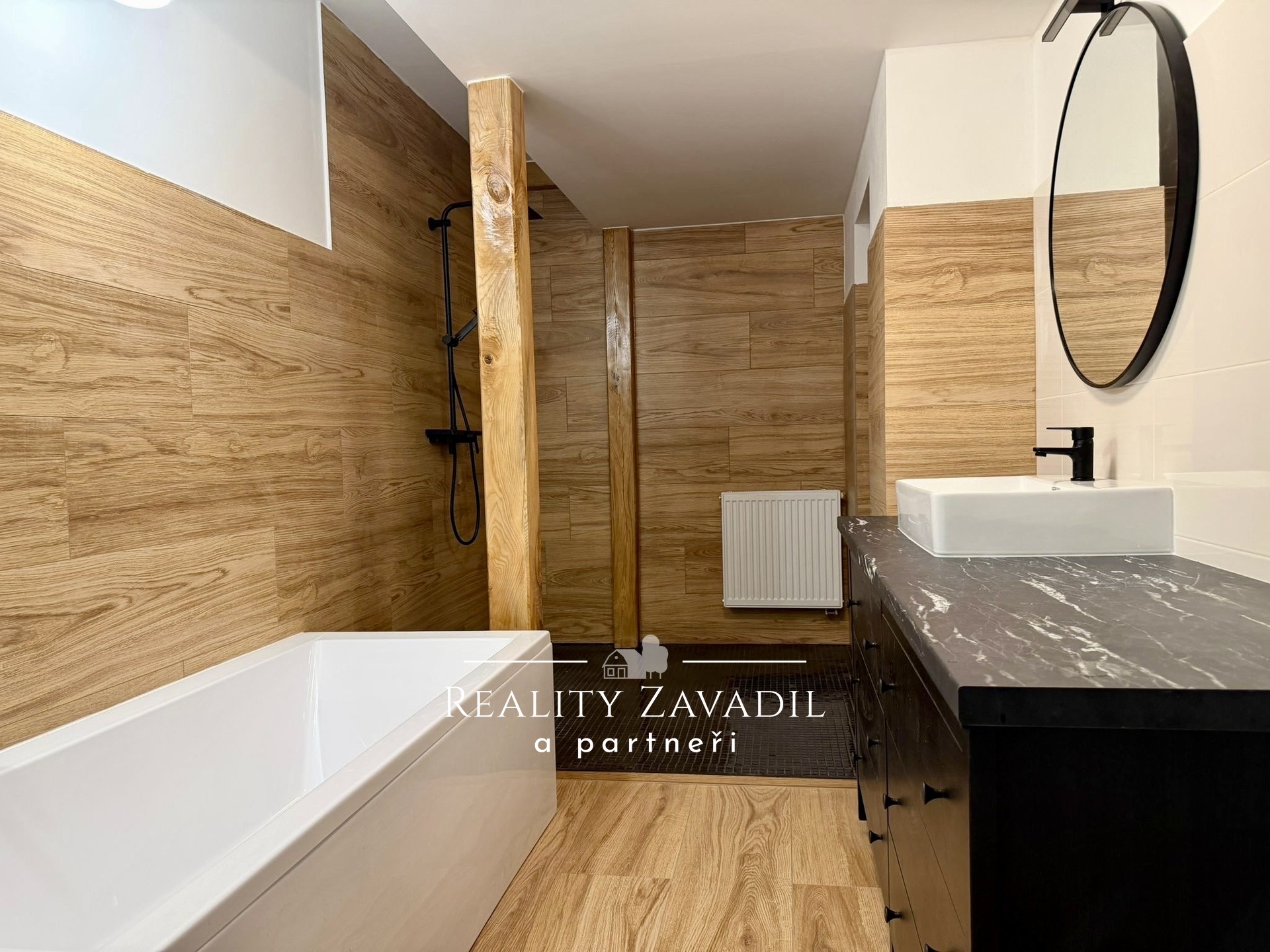 7920A6B0-0700-4E8B-B933-4DE19A11DF79