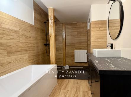 7920A6B0-0700-4E8B-B933-4DE19A11DF79 | Pronájem bytu, 3+kk, 105 m²