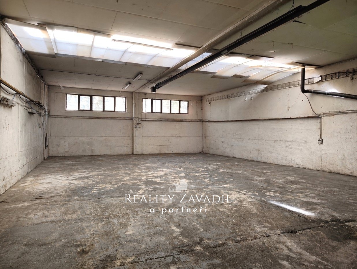Pronájem skladu 215 m², Benešov