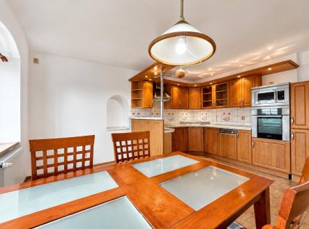 Prodej - dům/vila, 295 m²