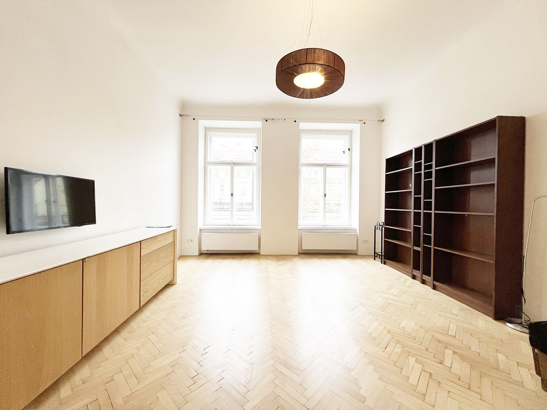 Prodej bytu 2+1 75 m², Prvního Pluku, Karlín Praha 8