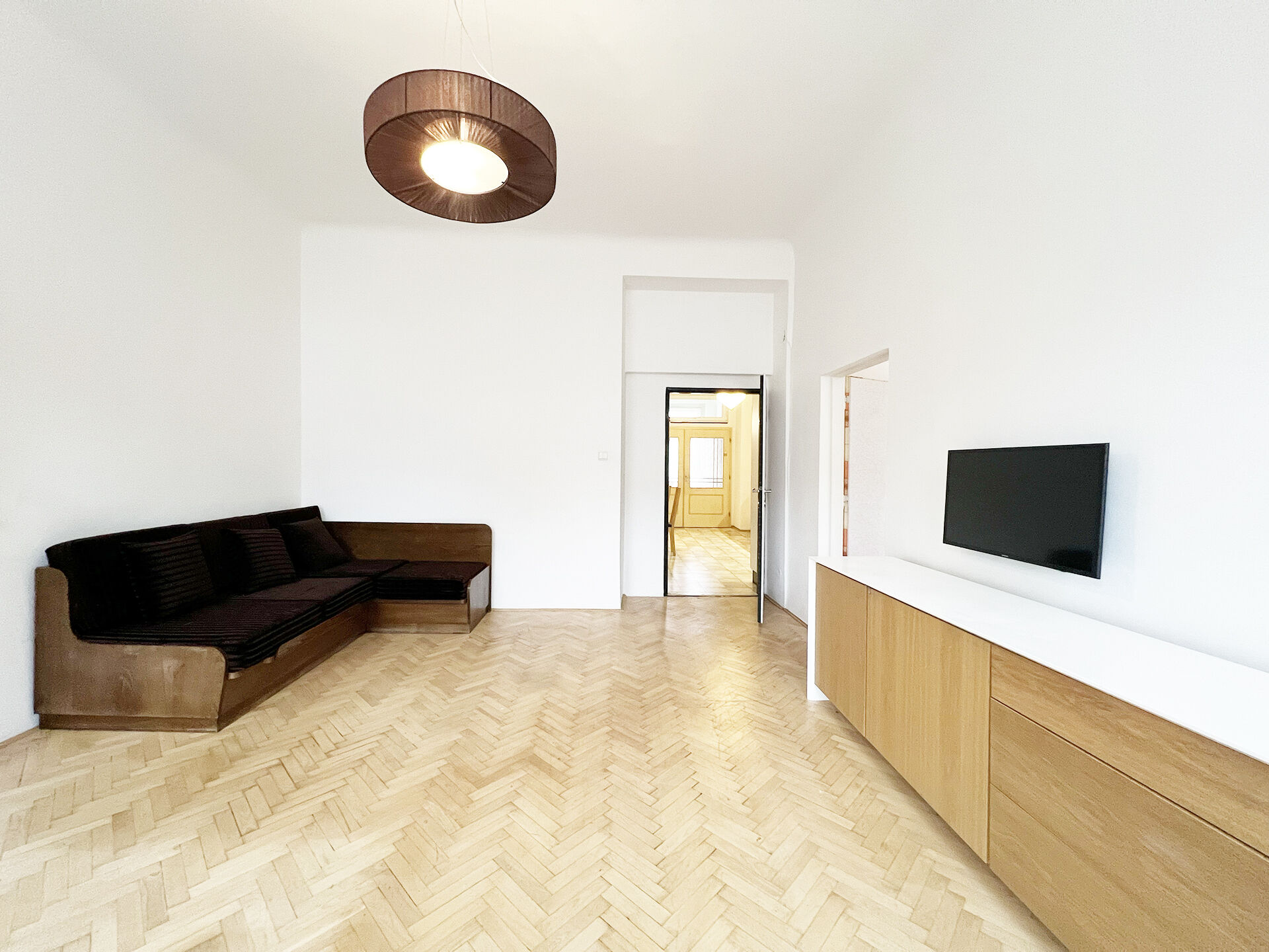 Prodej bytu 2+1 75 m², Prvního Pluku, Karlín Praha 8