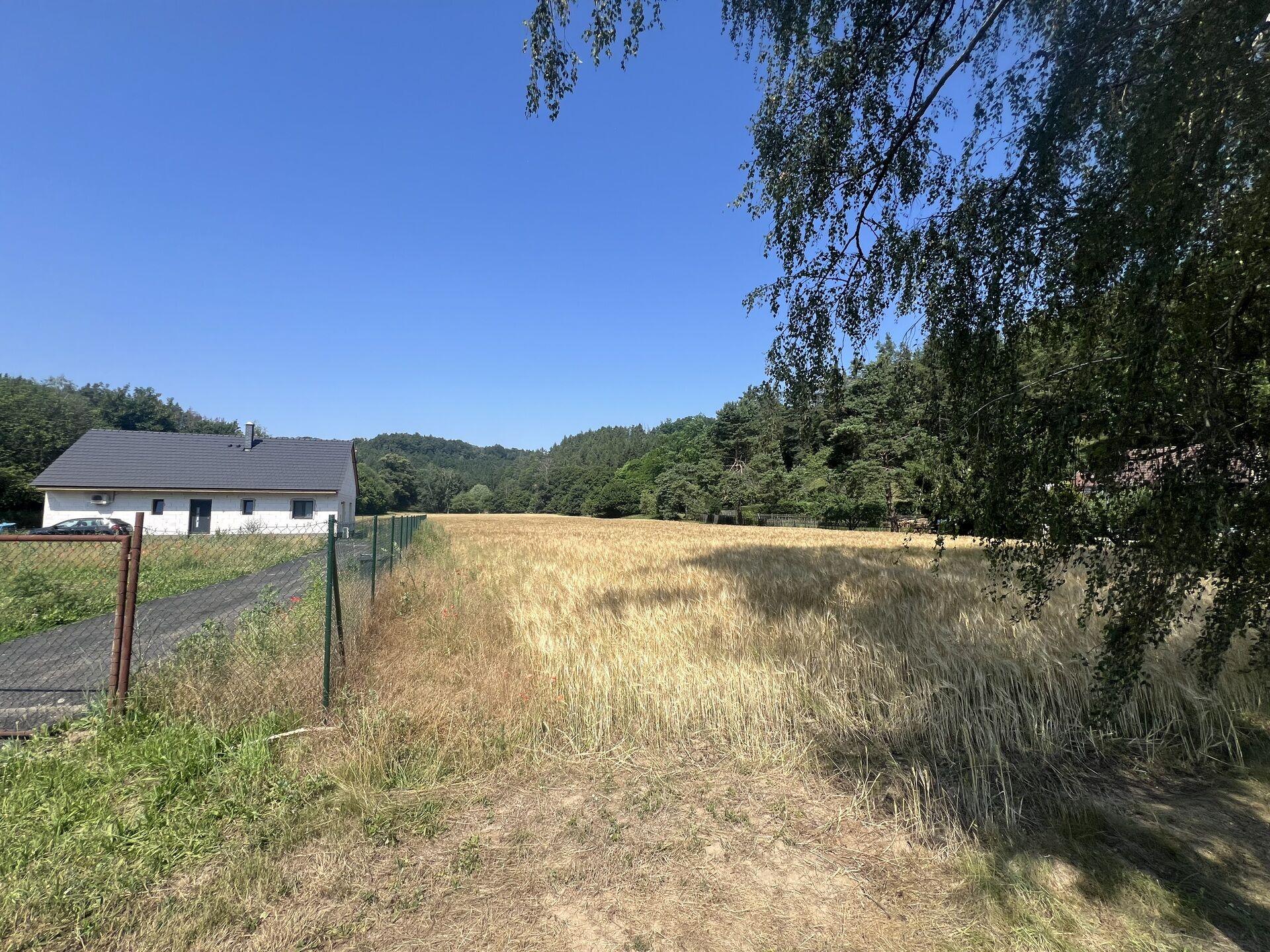 Prodej stavebního pozemku 1750 m² CHUDOLAZY