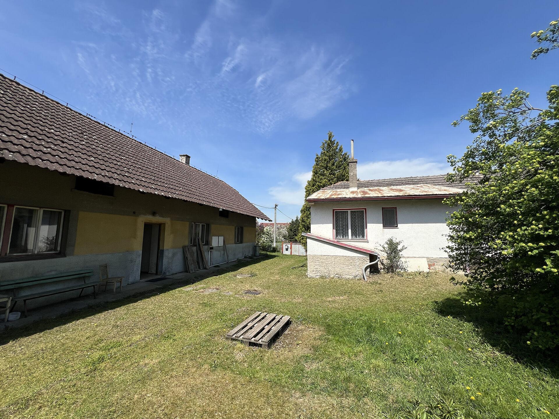 Prodej rodinného domu 180 m², pozemek 2 409 m², Miletín, Onomyšl