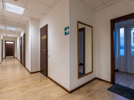 Pronájem - kanceláře, 136 m²