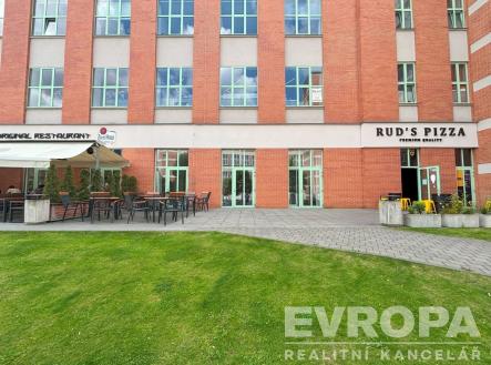 . | Pronájem - obchodní prostor, 160 m²