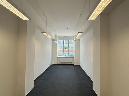 . | Pronájem - kanceláře, 38 m²