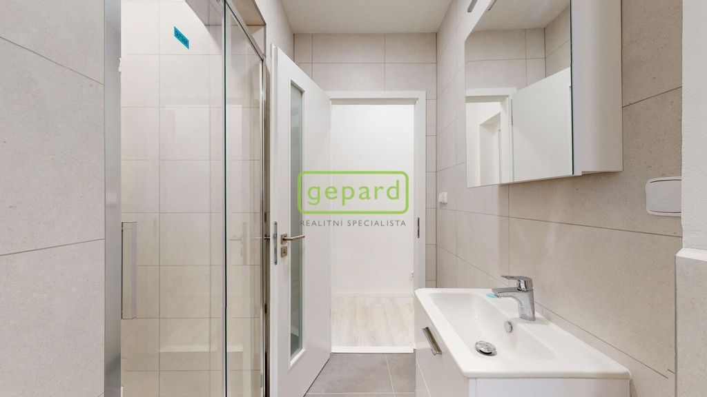 vytribena-elegance-v-nove-zrekonstruovanem-byte-3kk-v-centru-krajskeho-mesta-usti-nad-labem-11192024-105224.jpg