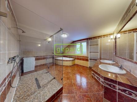 velkorysy-domov-pro-rodinne-bydleni-s-dostupnosti-sluzeb-a-zaroven-prirodou-01072025-113850.jpg | Prodej - dům/vila, 167 m²
