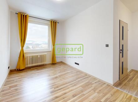 byt-1kk-po-zdarile-rekonstrukci-v-krajskem-meste-usti-nad-labem-vseborice-living-room.jpg | Prodej bytu, 1+kk, 32 m²