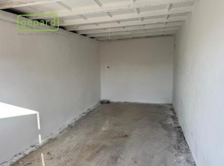 whatsapp-image-2026-03-06-at-15.35.48.jpeg | Prodej - malý objekt/garáž