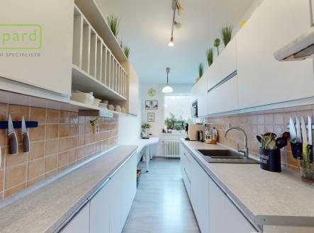 byt-21-zelezna-380-usti-nad-labem-02182026-161149-1.jpg | Prodej bytu, 2+1, 65 m²