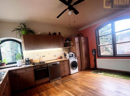 E24 | Prodej - dům/vila, 180 m²