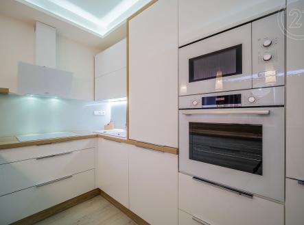 Kuchyňská linka | Pronájem bytu, 2+kk, 56 m²