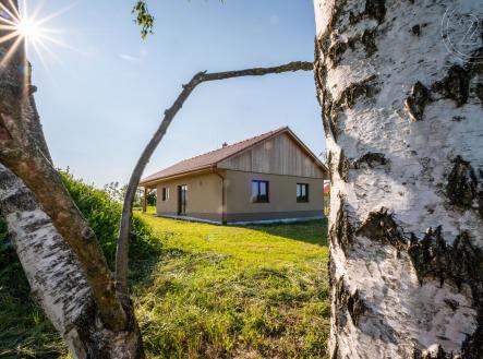 RD2 Dobšice vzrostlé stromy na pozemku | Prodej - chata/rekreační objekt, 160 m²