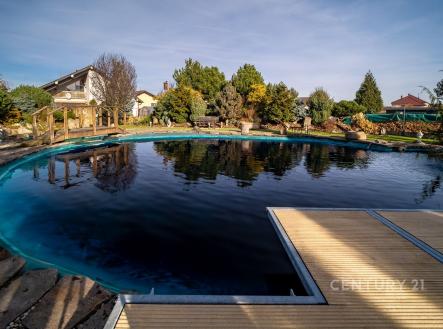 Molo a koupací jezero | Prodej - dům/vila, 285 m²