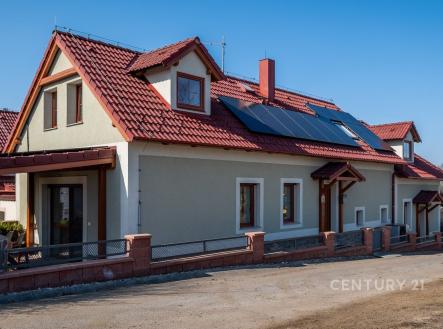 Dům  | Prodej - dům/vila, 220 m²