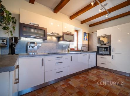 kuchyně | Prodej - chata/rekreační objekt, 220 m²