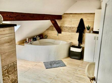 Obrázek-WhatsApp-2024-05-29-v-07.45.22_06099aa7-768x1024.jpg | Pronájem bytu, atypický, 100 m²