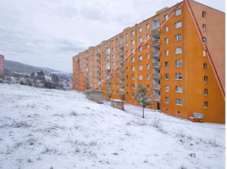 panelak_snih_den-1.jpg | Pronájem bytu, 2+1, 60 m²