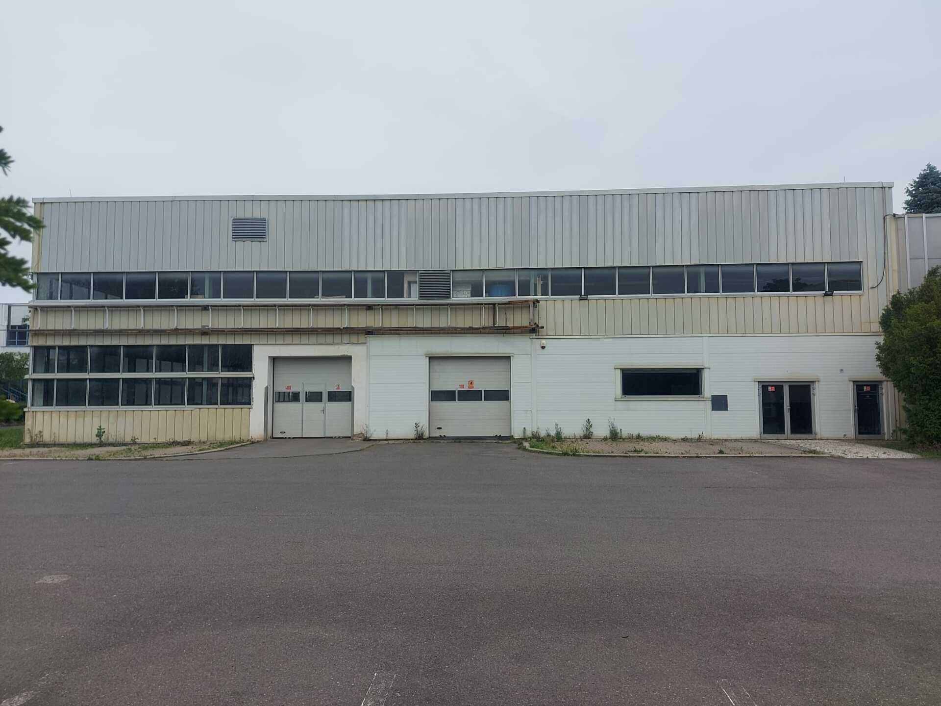 Pronájem Autoservisní/Skladové prostory 1337 m².
