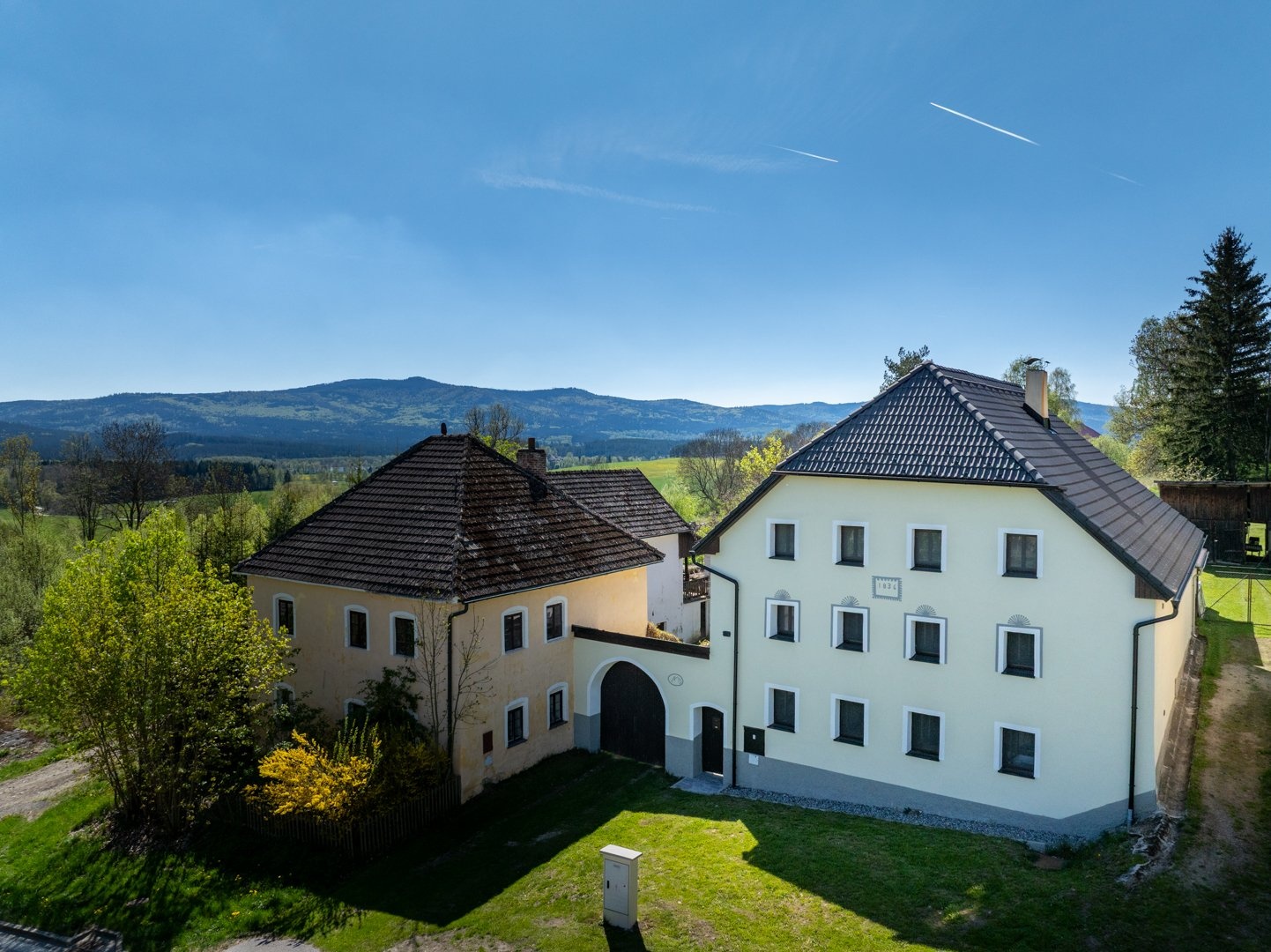 Pohled na dům z drogu