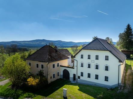 Pohled na dům z drogu | Prodej - dům/vila, 180 m²