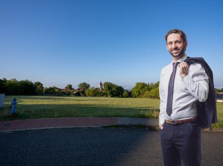 U pozemku el. rozvaděč, na hranici sítě | Prodej - pozemek pro bydlení, 1 360 m²