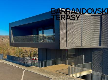 Barrandovské terasy - vstup do objektu | Pronájem bytu, 3+kk, 75 m²