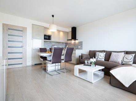 Obývací pokoj s kuchyňským koutem | Pronájem bytu, 3+kk, 70 m²