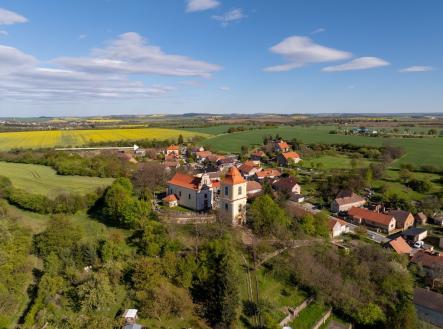 Vyznačení pozemku za kostelem | Prodej - pozemek pro bydlení, 1 605 m²