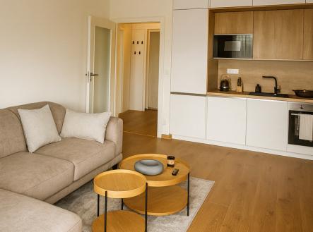 chatgpt-image-6.10.2025-22-12-14.png | Pronájem bytu, 2+kk, 86 m²