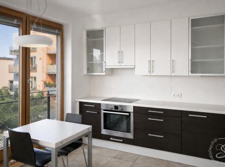 11bf8821-cf4d-4a01-aad3-a48d6f1fdc45.png | Pronájem bytu, 3+kk, 81 m²