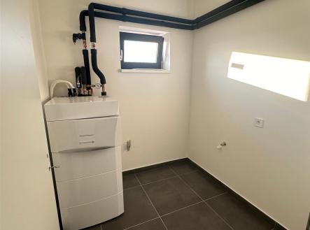 . | Pronájem bytu, 3+kk, 84 m²