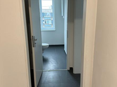 . | Pronájem bytu, 1+kk, 35 m²