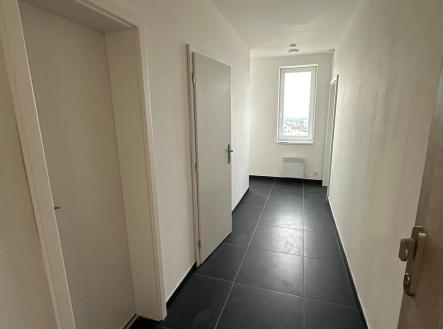. | Pronájem bytu, 3+kk, 97 m²