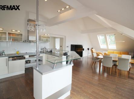 Pronájem bytu, 4+kk, 211 m² obrázek