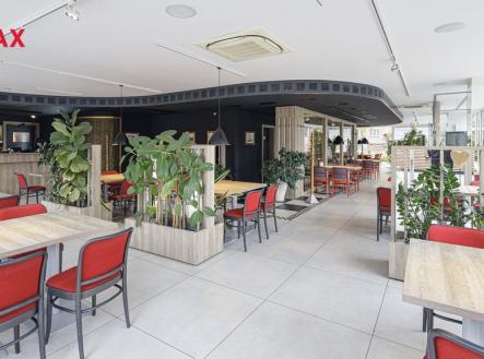 restaurace-la-strada.jpg | Pronájem - restaurace, 350 m²