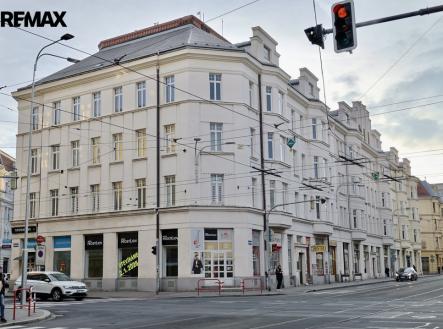 Prodej - nájemní dům, 1 800 m² obrázek