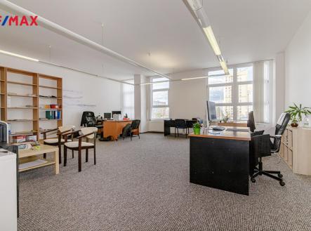 david-patera-vyskovicka-25-12-3-2025-28.jpg | Pronájem - kanceláře, 299 m²